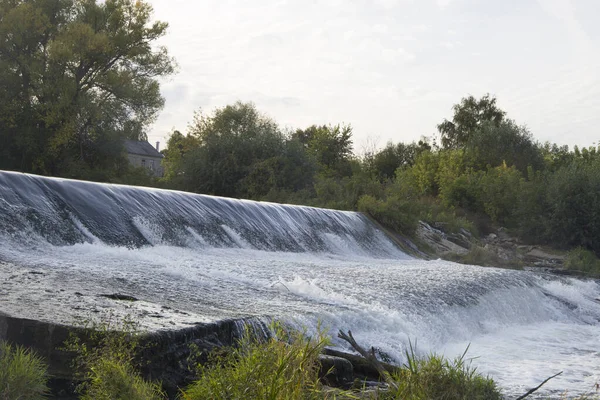 Kleine Dam Waterval Cascade Achtergrond — Stockfoto