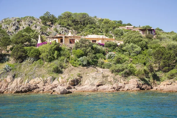 Villa Sardunya, İtalya