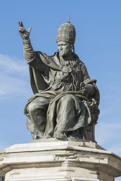 Statue von Papst paul v, rimini, italien — Stockfoto