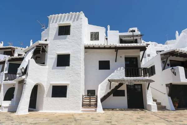 ビニベカ釣り村、メノルカ島, スペインの典型的な住宅のビュー — ストック写真