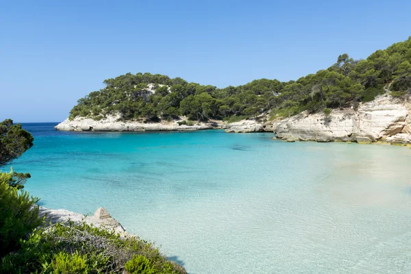 Vista da baía de Macarella e bela praia, Menorca, Ilhas Baleares, Espanha — Fotografia de Stock