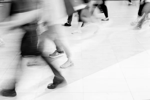 Abstrakte Unschärfen beim Gehen — Stockfoto