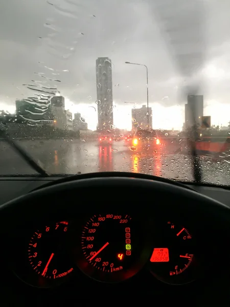 Driving in the rain — Stock Photo, Image