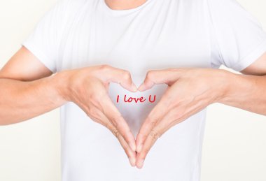 Kalp şekli eller ve U seviyorum sözleri