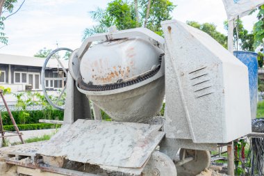 Eski kirli otomatik beton mikser