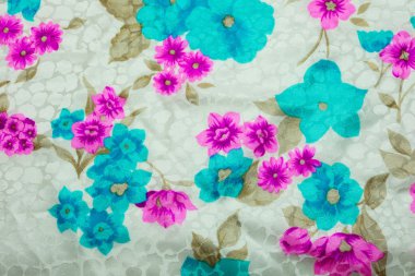 Çiçek desenli beyaz bez