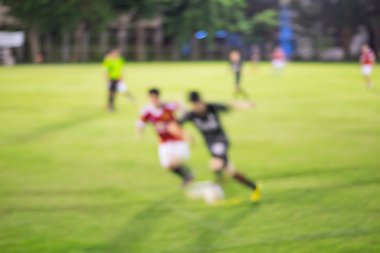 Futbol oyuncusu yoluyla diğer top sürme