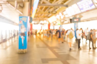 Bulanıklık gökyüzü tren platformu