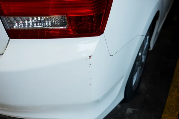 Arka tampon üzerinde küçük dent