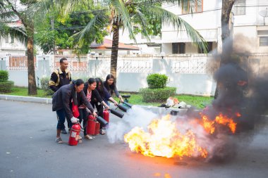 Yangınla mücadele eğitim uygulama