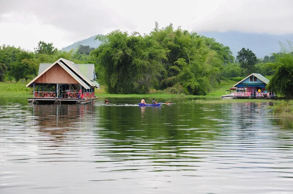 Family holiday on houseboat in Thailand — Stock Photo, Image