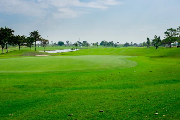 Beautiful golf course in thailand — Stock Photo, Image