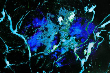 Kağıt kaplama arka plan dokusuna mavi ve siyah renkli yağlı mürekkep