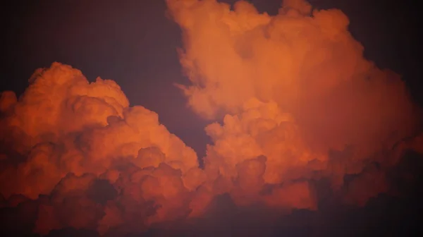 Nuvens Vermelhas Pôr Sol — Fotografia de Stock