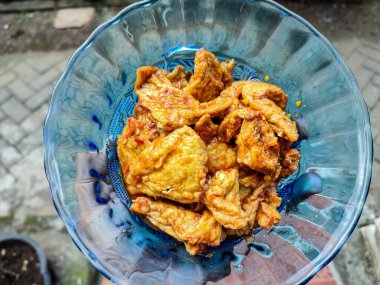 Baharatlı kızarmış soya peyniri