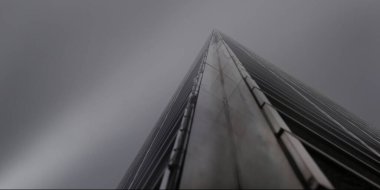 Düşük açılı ofis binası