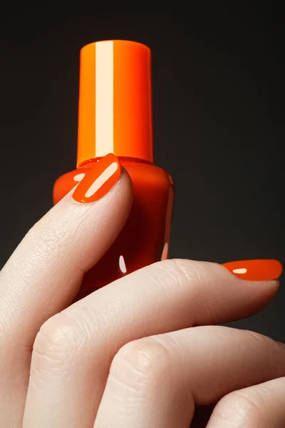 Imagen de cerca de uñas hermosas. Una buena idea para la publicidad de cosméticos para la manicura. Gran idea para la publicidad de esmalte de uñas . — Foto de Stock