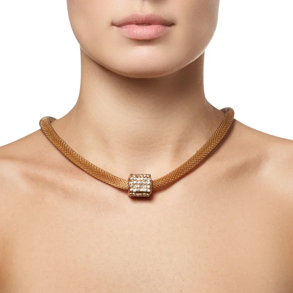 Magnifique collier de mode sur le cou. Bijouterie et bijouterie — Photo