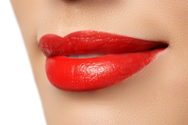 Labios rojos sexy. Maquillaje concepto — Foto de Stock