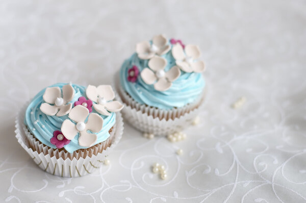sweet exclusive cupcakes with flowers