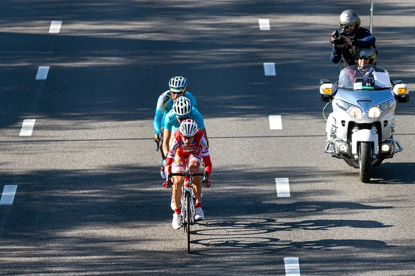 Huvud grupp / cykellopp "Rundtur i Almaty 2014" / Almaty, Kazakstan, oktober 2014 — Stockfoto