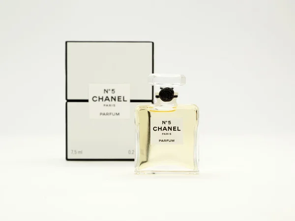 #Frasco de perfume Chanel 5. París. Francia — Foto de Stock