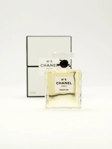 #Frasco de perfume Chanel 5. París. Francia —  Fotos de Stock