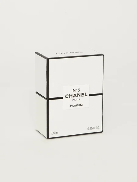 #Frasco de perfume Chanel 5. París. Francia —  Fotos de Stock