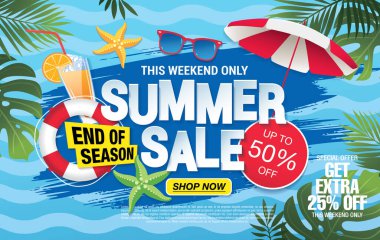 Mavi gökyüzü ve deniz sahili arkaplanlı yaz indirimi afişi 