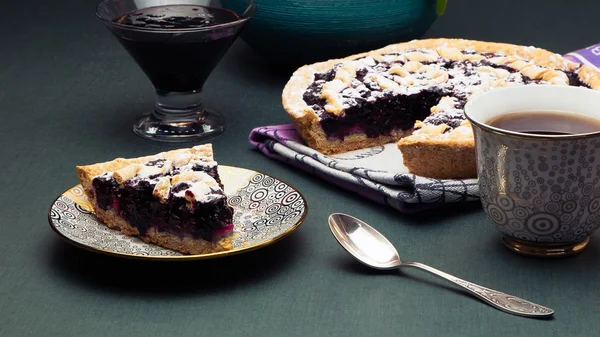 Black currant pie — Stock Photo, Image