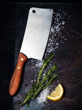 Mutfak balta grunge arka plan üzerinde