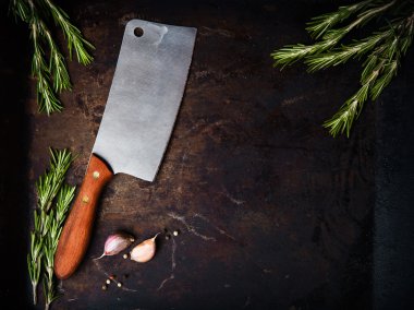 Mutfak balta grunge arka plan üzerinde