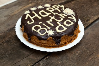 Doğum günü pastası çikolata sır ve yazı ile