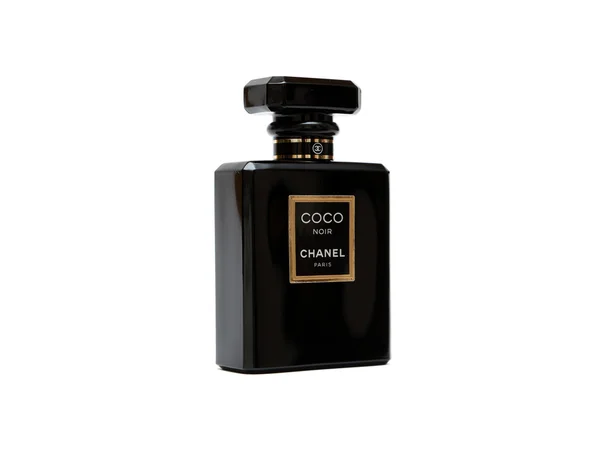 Orenburg, russland - 11.10.2015: coco chanel noir (schwarze) parfümflasche. Paris. Frankreich — Stockfoto