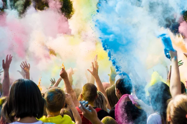 Celebrants dancing during the color Holi Festival — Stock Photo, Image