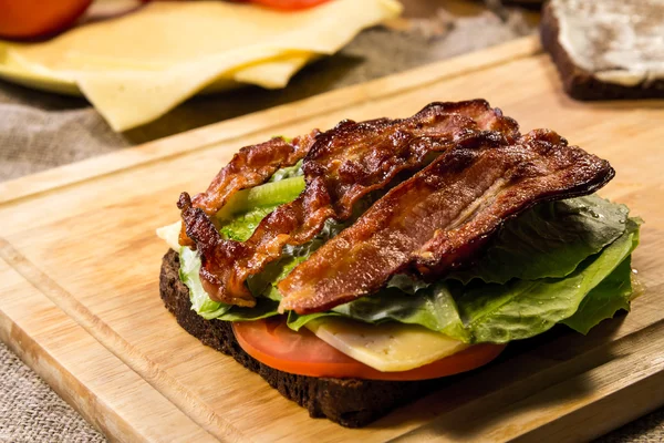 Sandwich con tocino — Foto de Stock