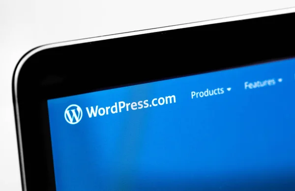 Wordpress网页上的屏幕笔记本电脑特写 Wordpress 开源网站内容管理系统 俄罗斯莫斯科 2020年6月25日 — 图库照片