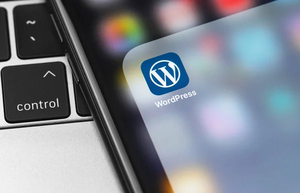 Wordpress Mobile App Screen Smartphone Notebook Closeup Wordpress Open Source — Stock Photo, Image