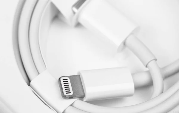 Apple Lightning Καλώδιο Usb Στο Iphone Κουτί Closeup Μακροεντολή Apple — Φωτογραφία Αρχείου