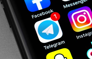 Telgraf mobil uygulaması ekran akıllı telefonunda. Telgraf - platformlar arası kurye. Moskova, Rusya - 24 Mart 2020