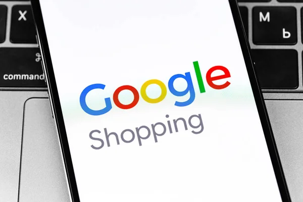 Google Shopping Logotyp Skärmen Smartphone Med Bärbara Tangentbord Närbild Google — Stockfoto