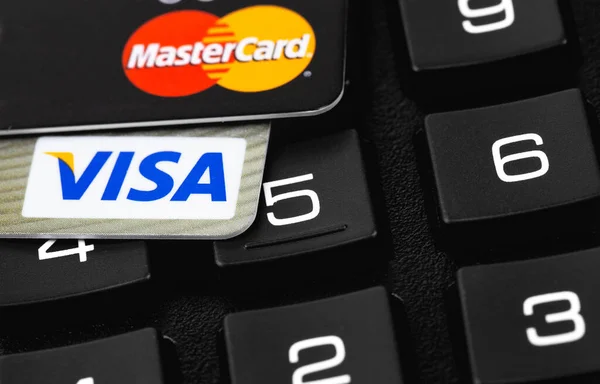 Visa Mastercard Plástico Cartões Eletrônicos Números Teclado Close Visa Mastercard — Fotografia de Stock