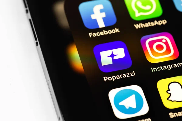 Aplikacja Poparazzi Aplikacje Mobilne Mediów Społecznościowych Ekranie Smartfona Interfejs Iphone — Zdjęcie stockowe