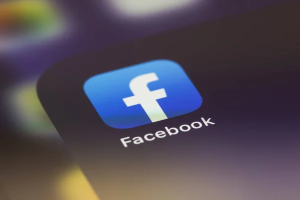 Facebook Aplicativo Ícone Móvel Tela Smartphone Iphone Close Facebook Maior — Fotografia de Stock