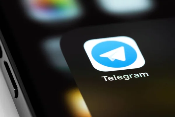 Telegram Мобильное Приложение Значок Экране Смартфона Iphone Макрос Telegram Межплатформенный — стоковое фото
