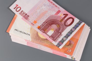 yeni on euro banknot ve eski on euro banknot