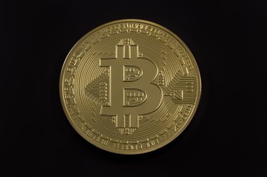 Siyah arkaplanda Bitcoin para