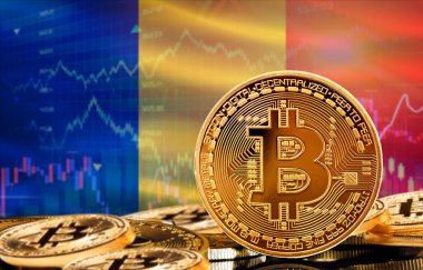 Romanya 'daki kripto para birimi ve Engelleme Teknolojisi yatırımcıları, Concept. Arka planda Romanya bayrağı olan Bitcoin