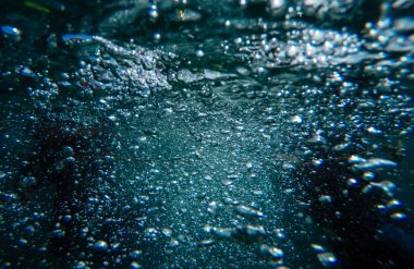 Denizde çok kabarcıklar