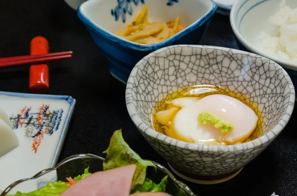 Ouăle Onsen servite pe masă — Fotografie, imagine de stoc